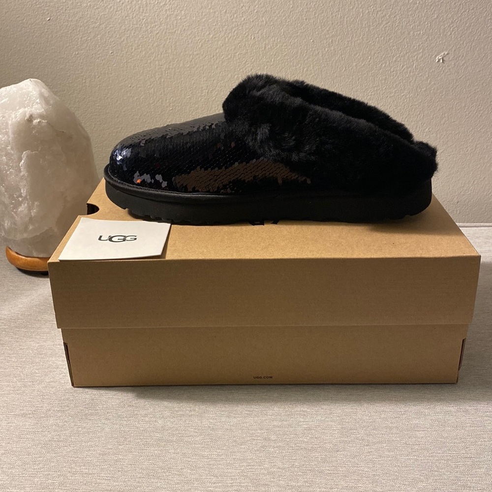 Women’s UGG CLUGETTE BLACK SEQUIN Size 10 NEW IN BOX!